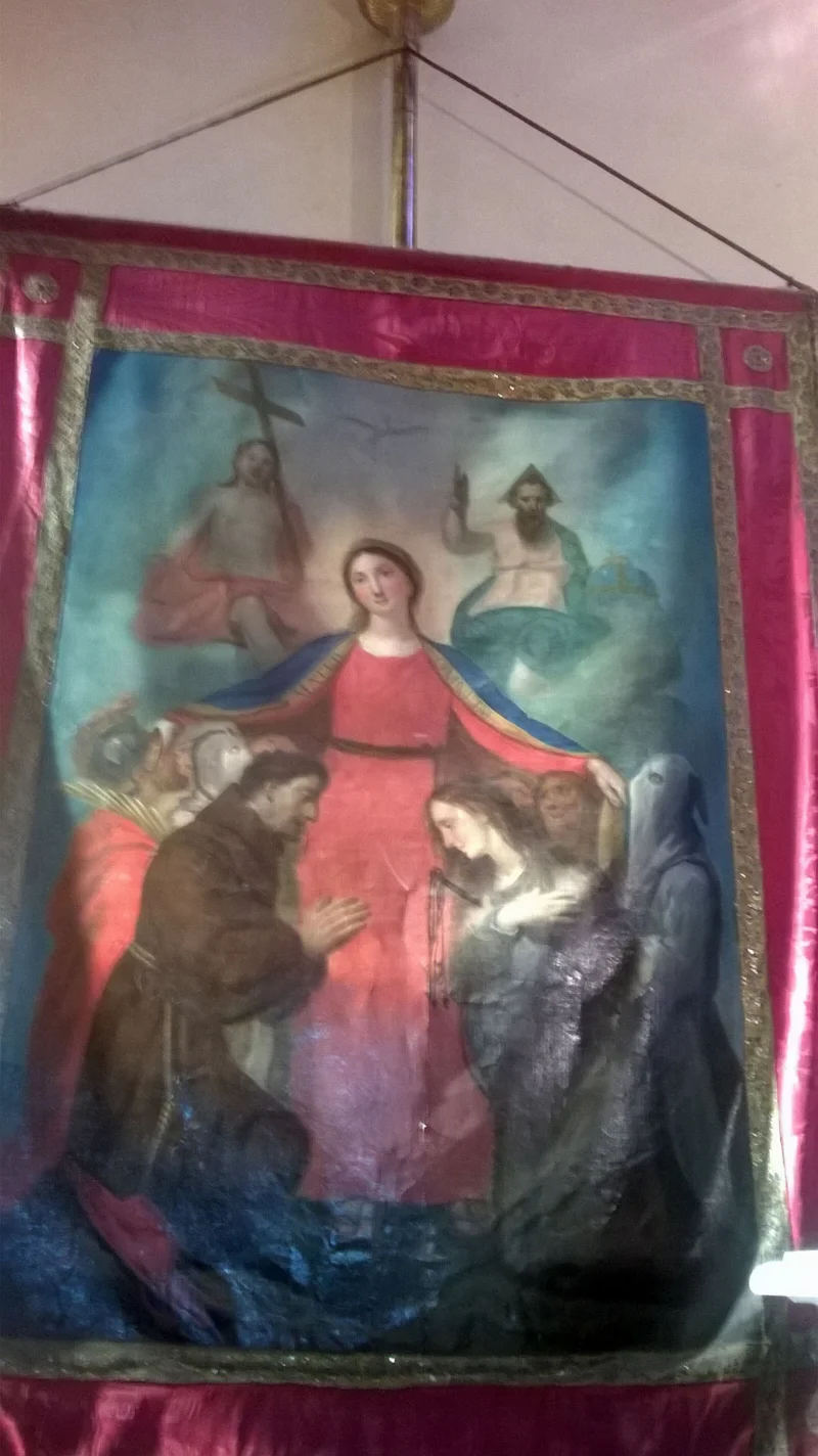Gonfalone processionale della Confraternita del Gonfalone in damasco di seta cremisi (1842)