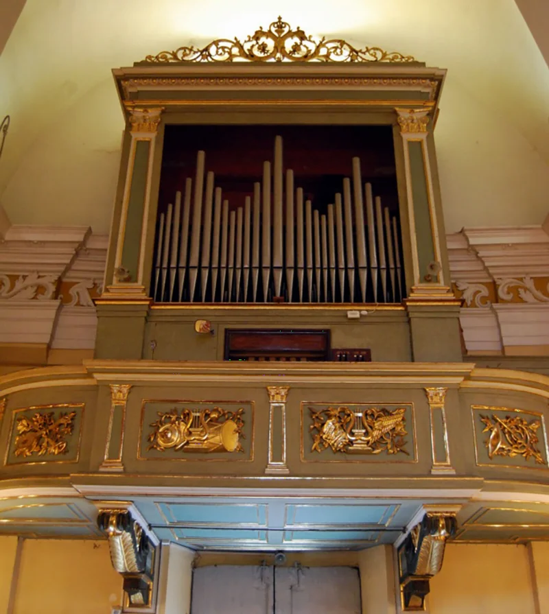 Organo Lingiardi e cantoria in legno laccato dell'Oratorio del Gonfalone, Voltaggio