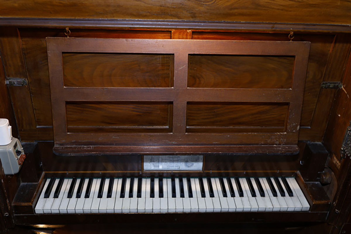 Dettaglio della console dell'organo Lingiardi